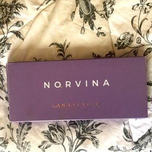 Anastasia Norvina Pallet Brand NEW.